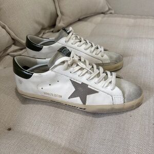 Golden Goose Sneakers in white Nappa leather with green heel. EU45